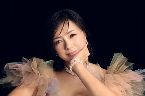 薬師丸ひろ子、歌手活動45周年記念オーケストラベストアルバム『ORCHESTRAL JEWELS』発売決定