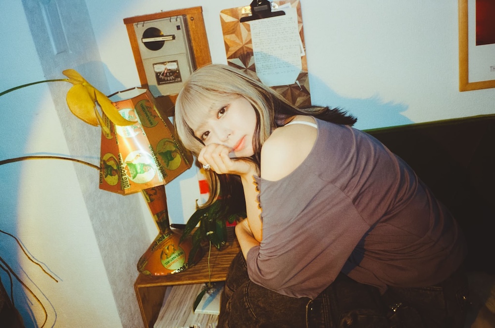竹内アンナ、「My secret plum」＆「ok, love song」リリックビデオを2週連続公開