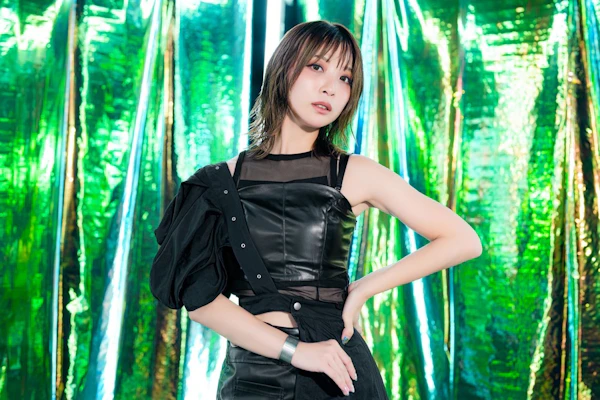 May'n、浅倉大介×井上秋緒と14年ぶりタッグの新曲「Fly me to the エンド！☆」9月23日配信
