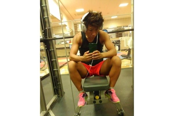 女性が二の腕 上腕三頭筋 を鍛えるメリット 注意点は おすすめ筋トレメニューも紹介