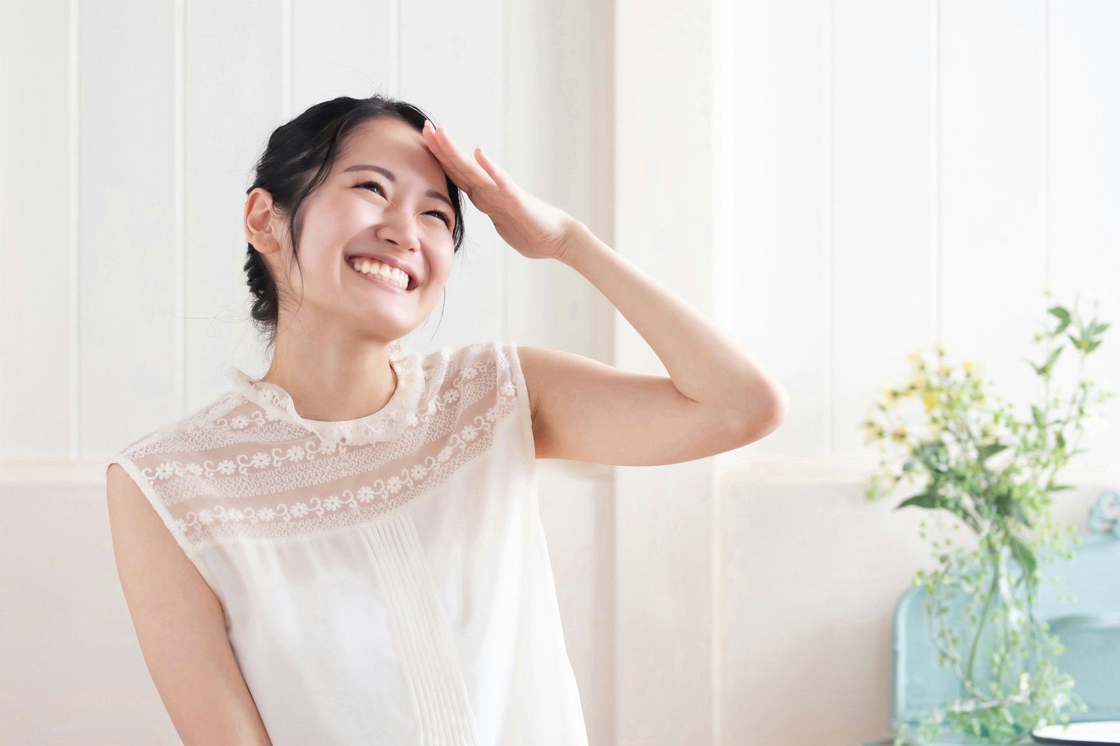 おでこの脱毛で印象が変わる!脱毛のメリットと注意点とは?