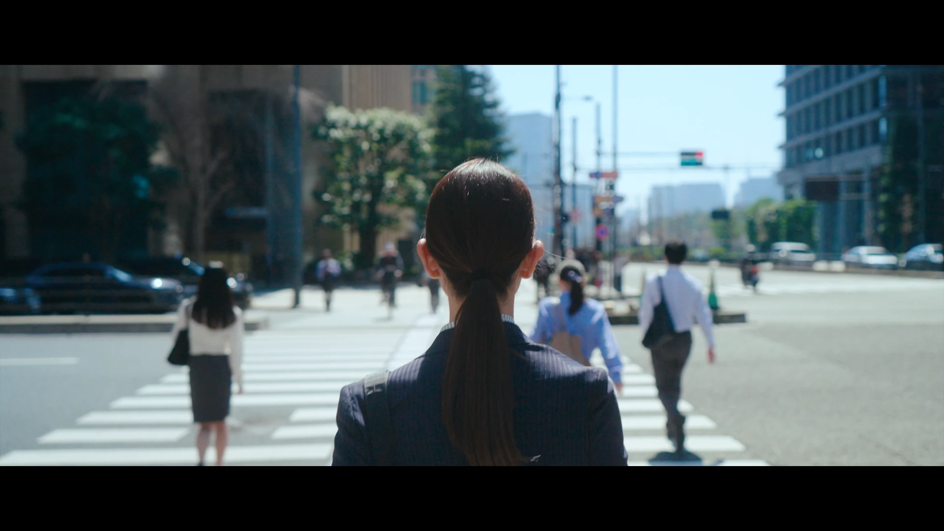 「進む。進む。進む。」