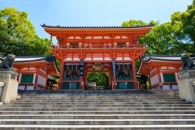 Yasaka Shrine tourist guide and how to access it