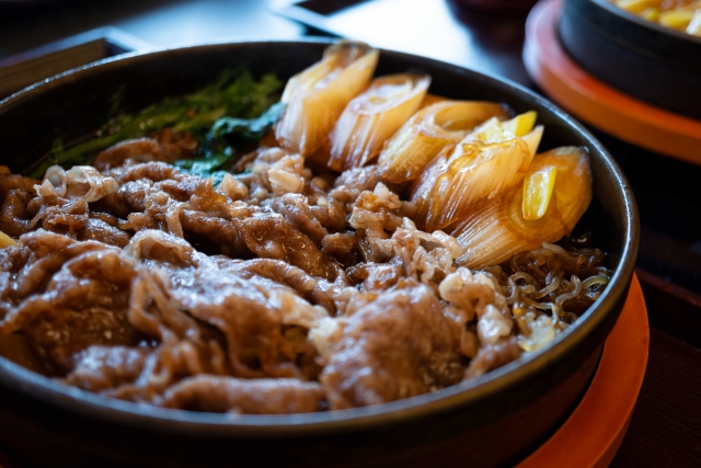 What is Japanese sukiyaki?