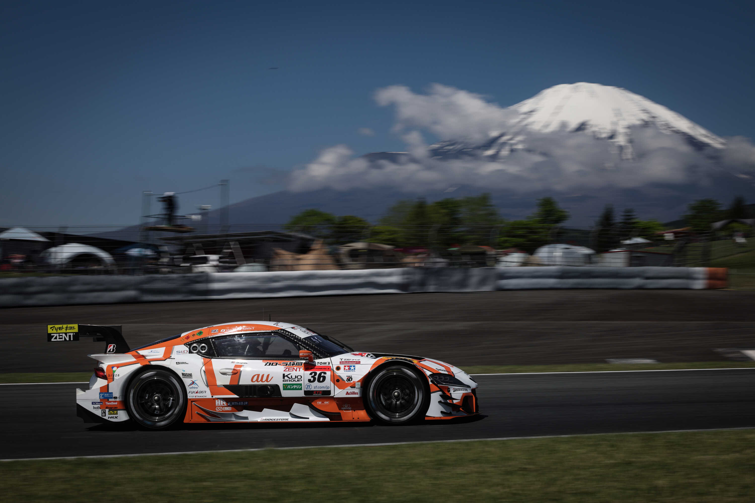αU market でSUPER GT「TGR TEAM au TOM'S」の2024年第2弾NFT を本日5