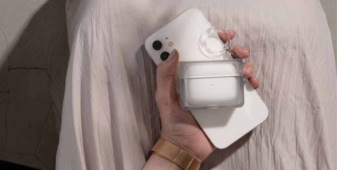 「AirPods クリアソフトケース」イメージ画像