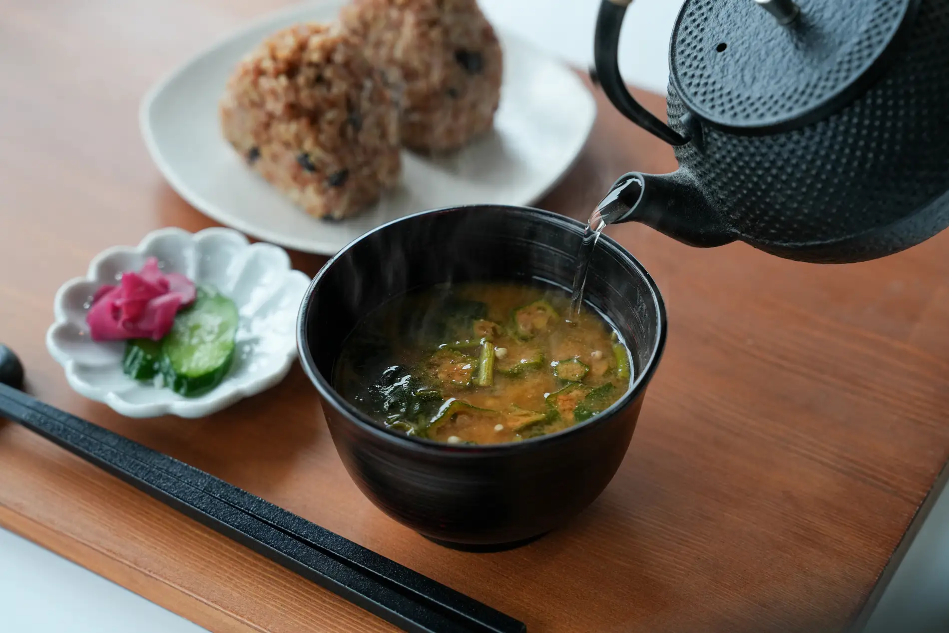 猛暑をきっかけにヴィーガン仕様へ。老舗・ヤマト醤油味噌から「フリーズドライ贅沢みそ汁 オクラ」誕生