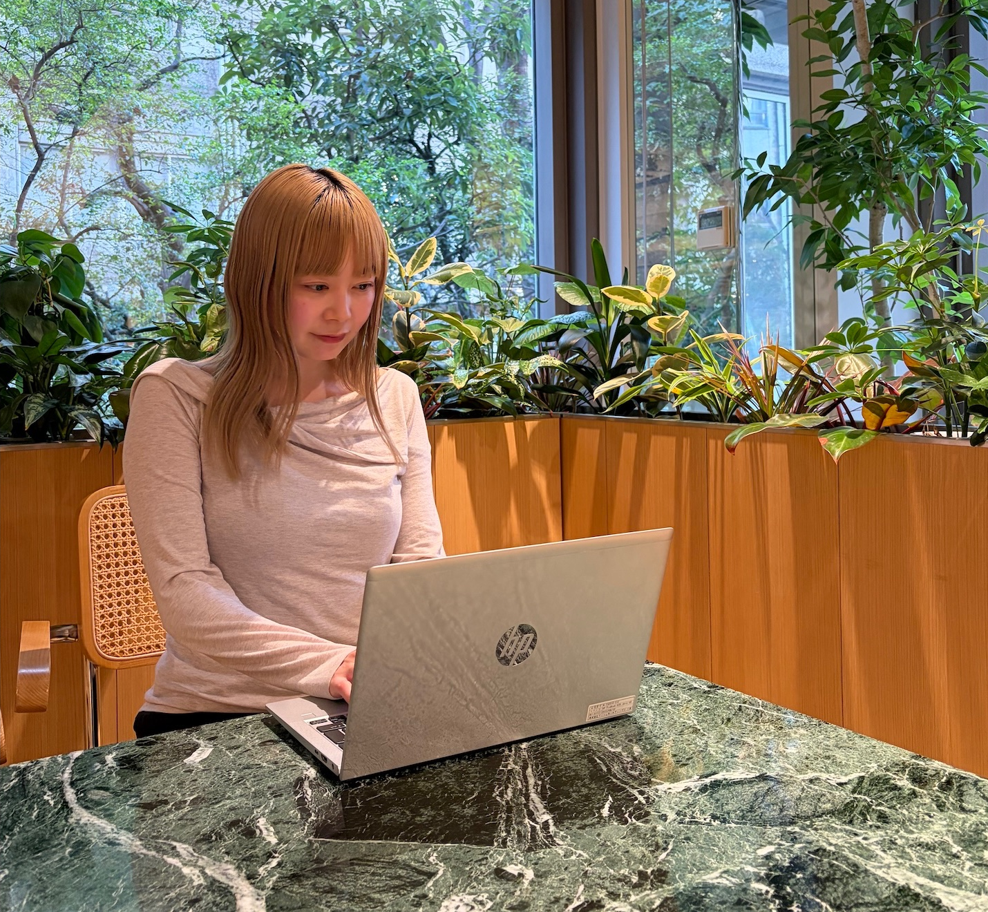 コスメキッチンPR・名越恵里奈さんに聞く。今、インナーケアが選ばれる理由とプラントベースの新しい価値観