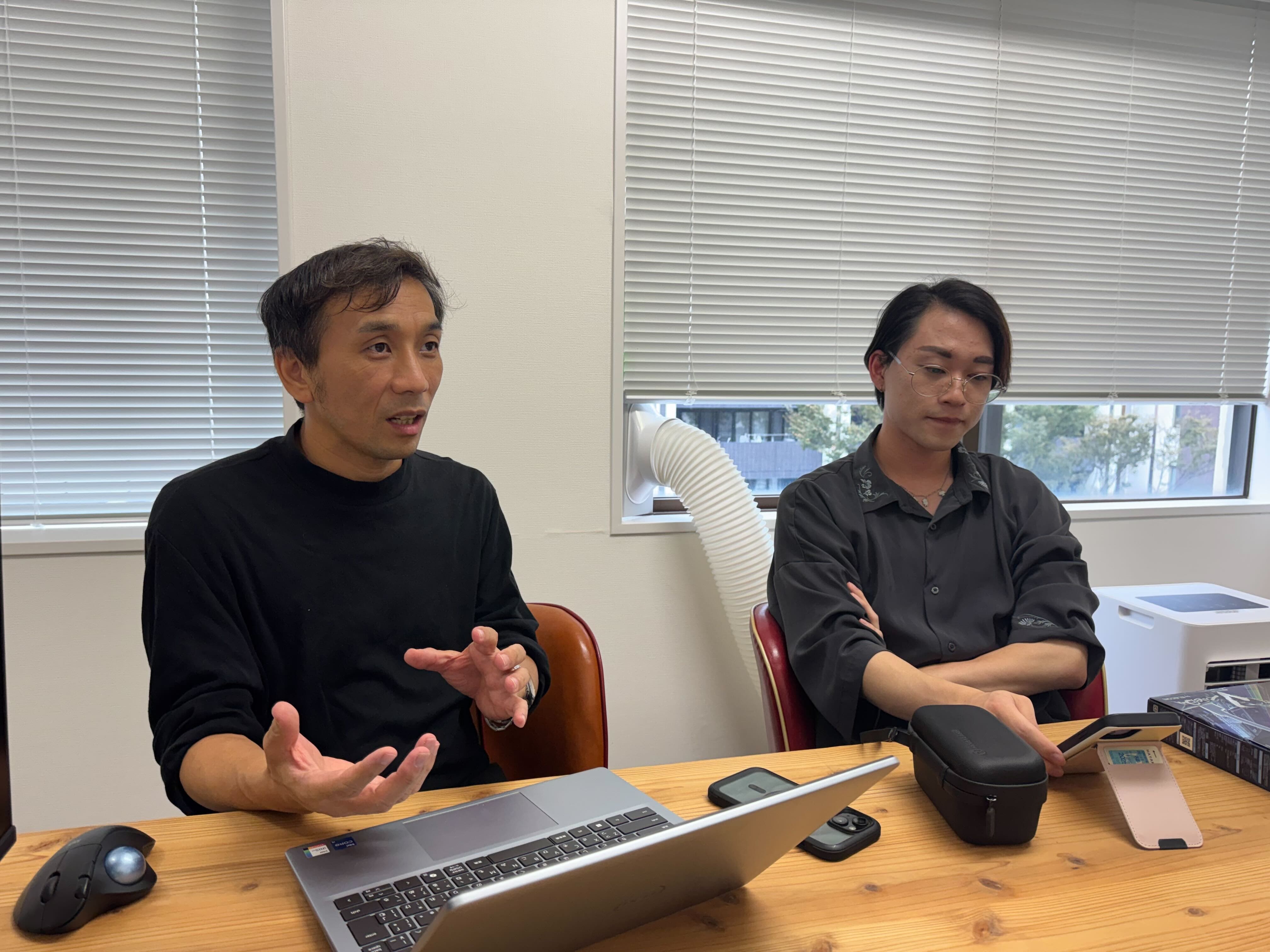 宇留嶋氏（左）と山本氏（右）