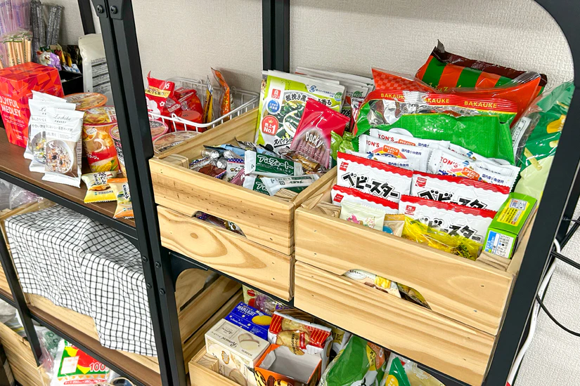 ノベルティのお菓子棚の写真