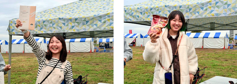 カートレースの景品を手に喜んでいるノベルティ社員の皆さん