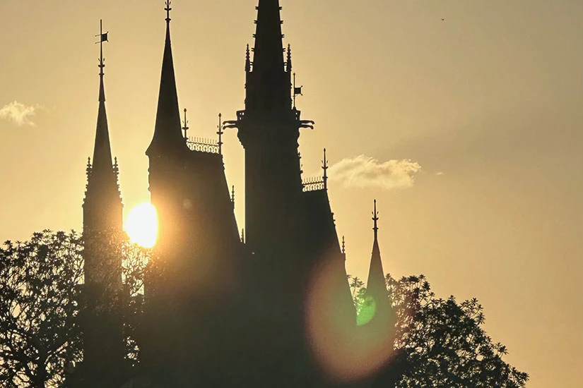 夕暮れのシンデレラ城