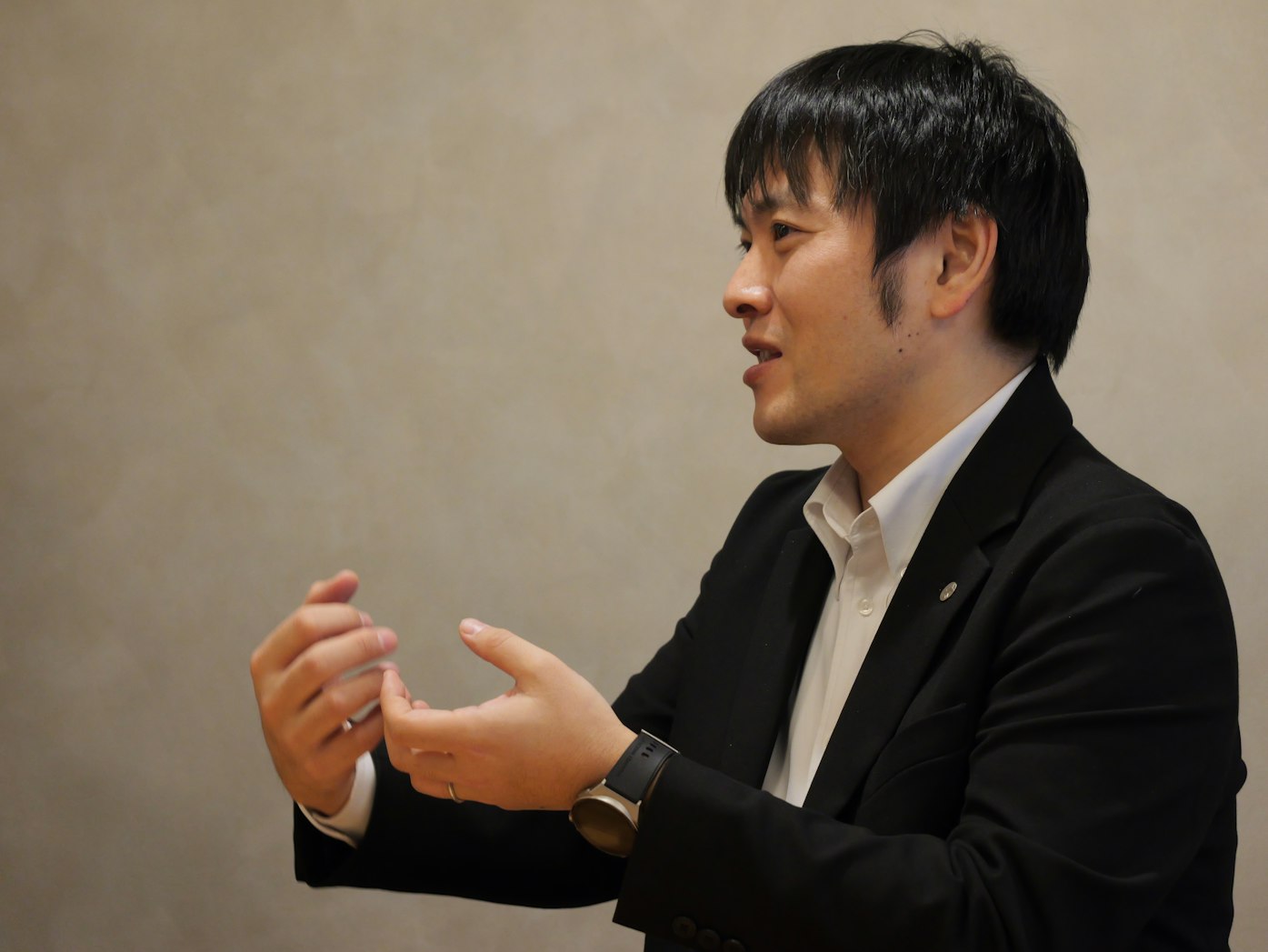 カーボンニュートラルについて語る担当者