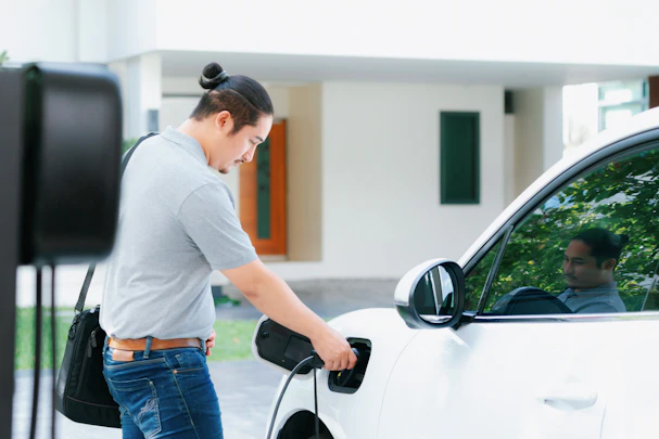 電気自動車は本当にエコなのか？走行時のゼロエミッションだけでは語れない環境性能とは