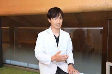 三輪田 俊介  先生
