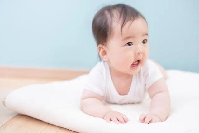 生後4ヶ月　できること