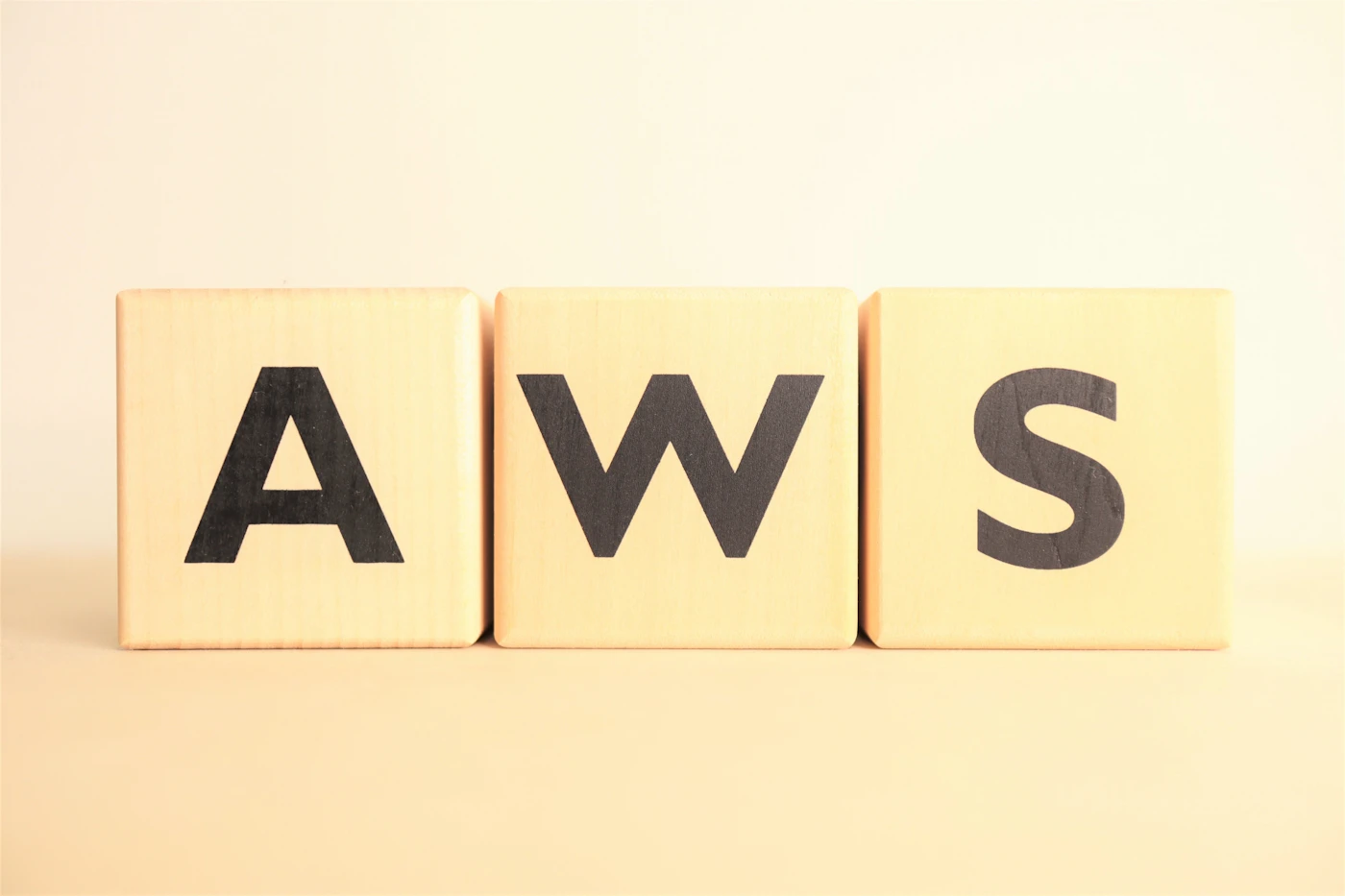 Amazonが提供するAWSの基礎知識 メリット・デメリットを解説