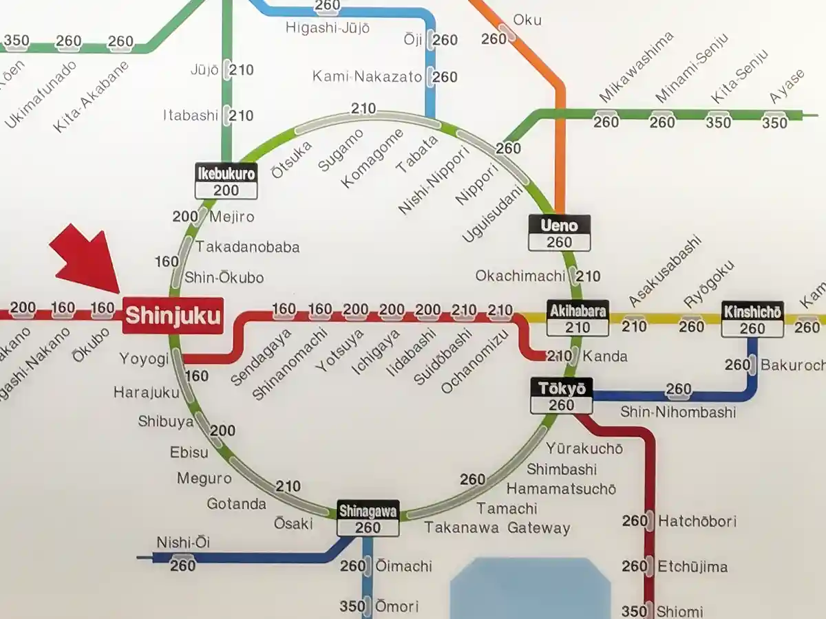 Tokyo JR lines map around Shinjuku highlighting the Yamanote Line and connections to major stations