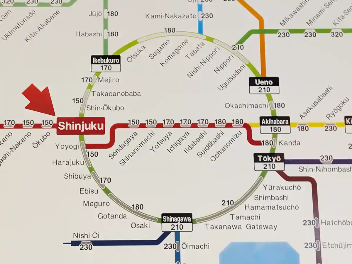 Tokyo JR lines map around Shinjuku highlighting the Yamanote Line and connections to major stations