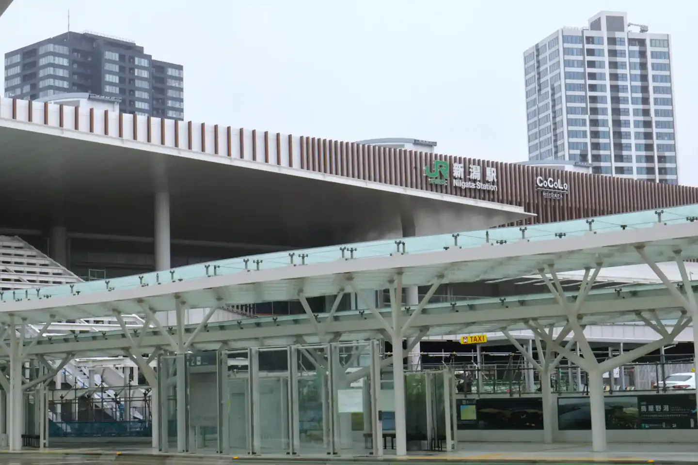 Niigata Station: Shinkansen, Access, Lockers, Ponshukan and Restaurants