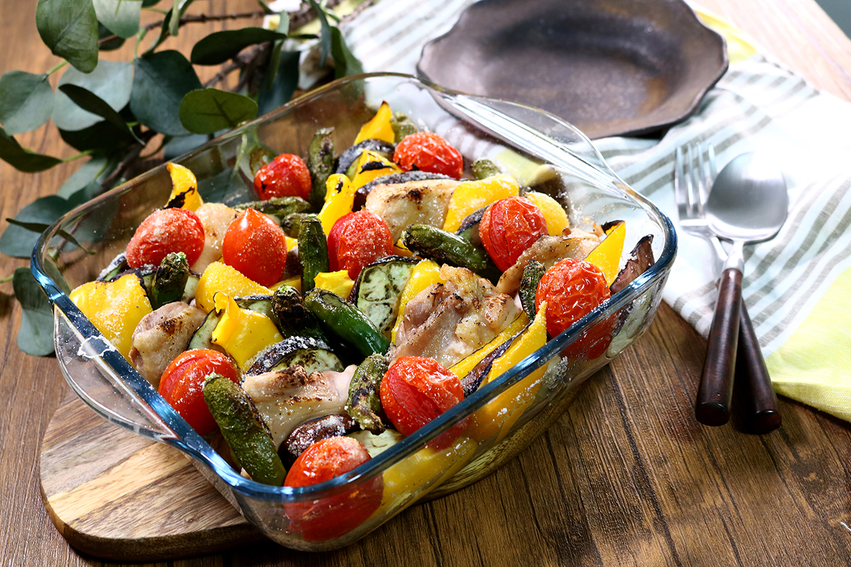 ハイギャバ®トマトと夏野菜、チキンのオーブン焼き | 青空トマト学園