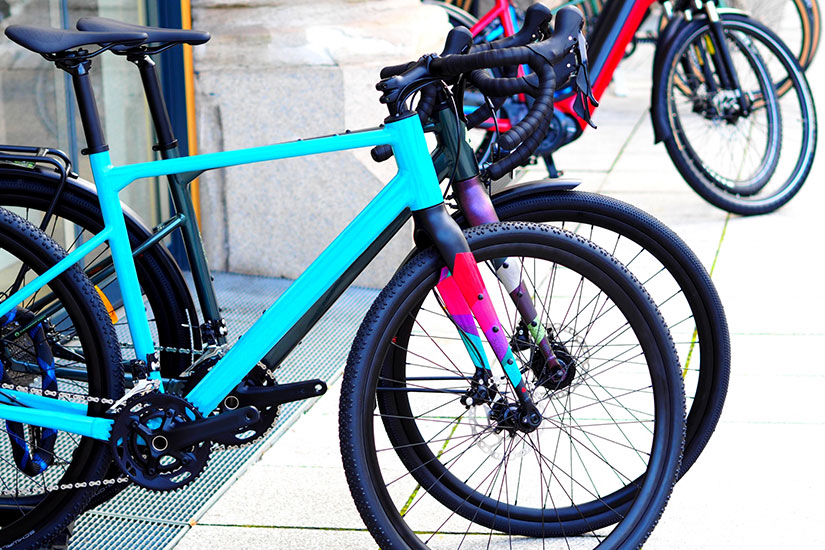 駐輪されているロードバイク