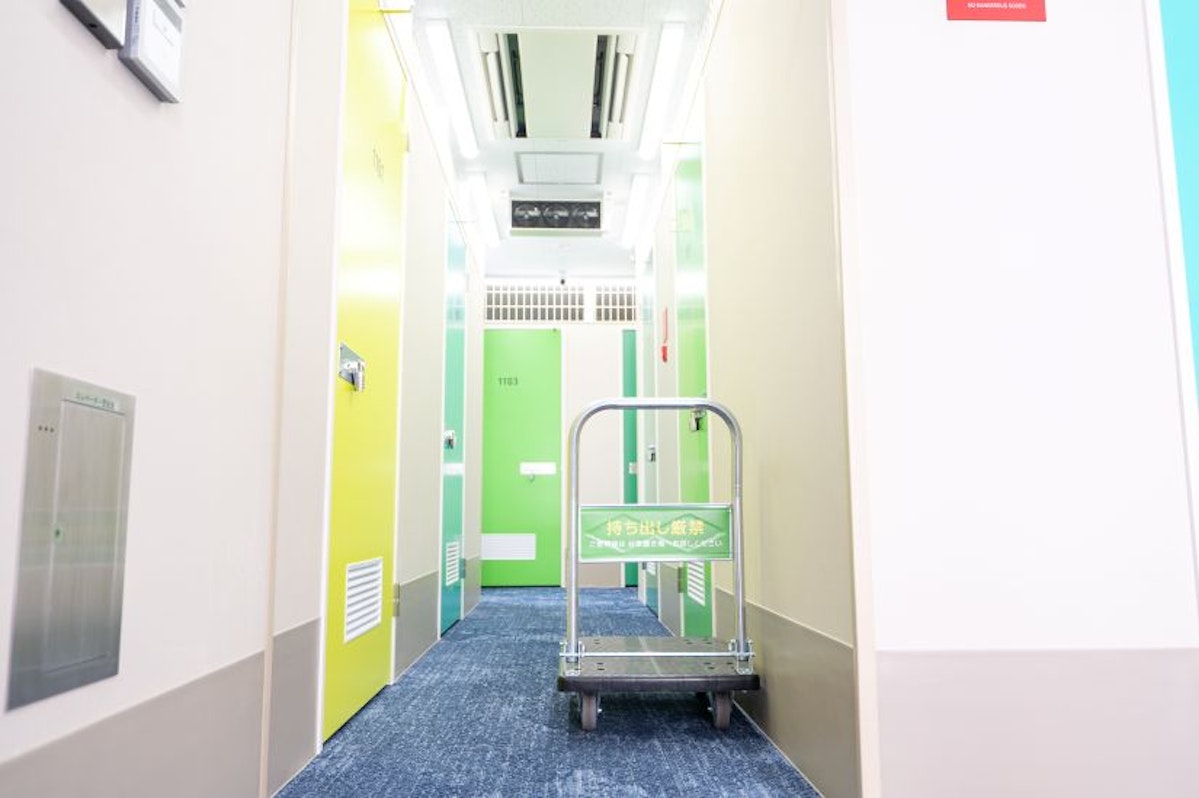 屋内型トランクルーム。