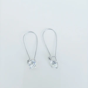 ピアス