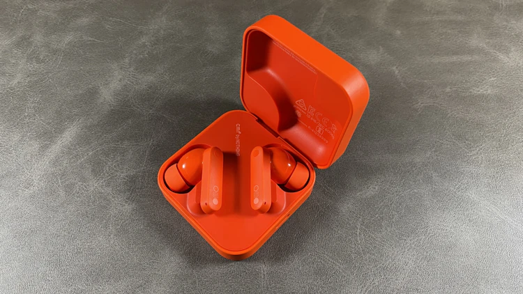 CMF Buds ケース開いた状態