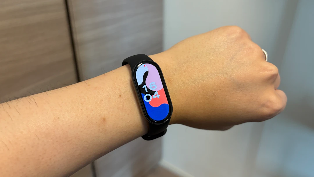 Xiaomi Smart Band 10 装着イメージ