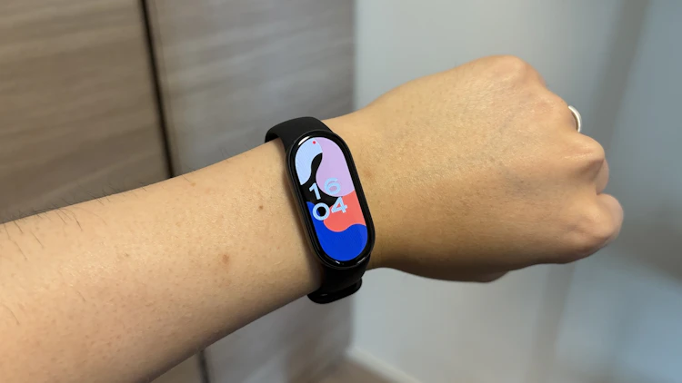 Xiaomi Smart Band 10 装着イメージ