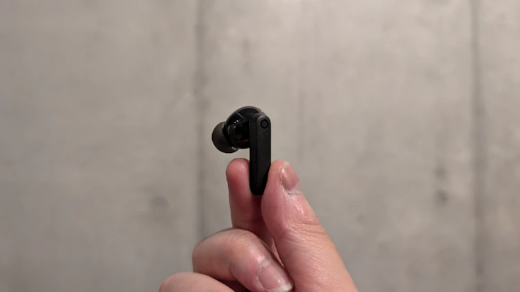 イヤホンを持ってみた