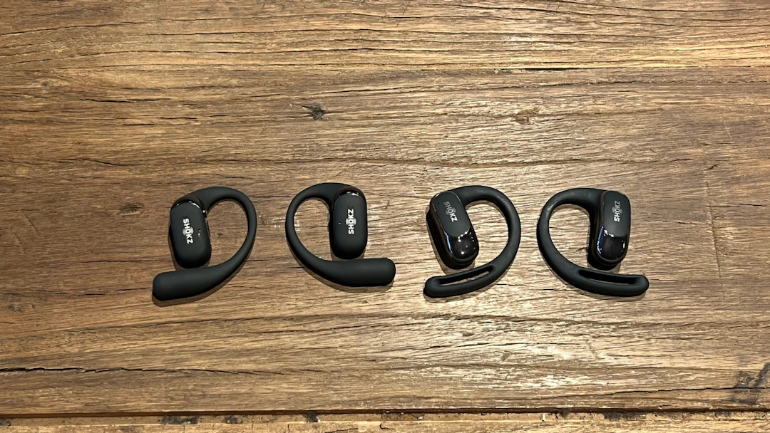 両イヤホン本体