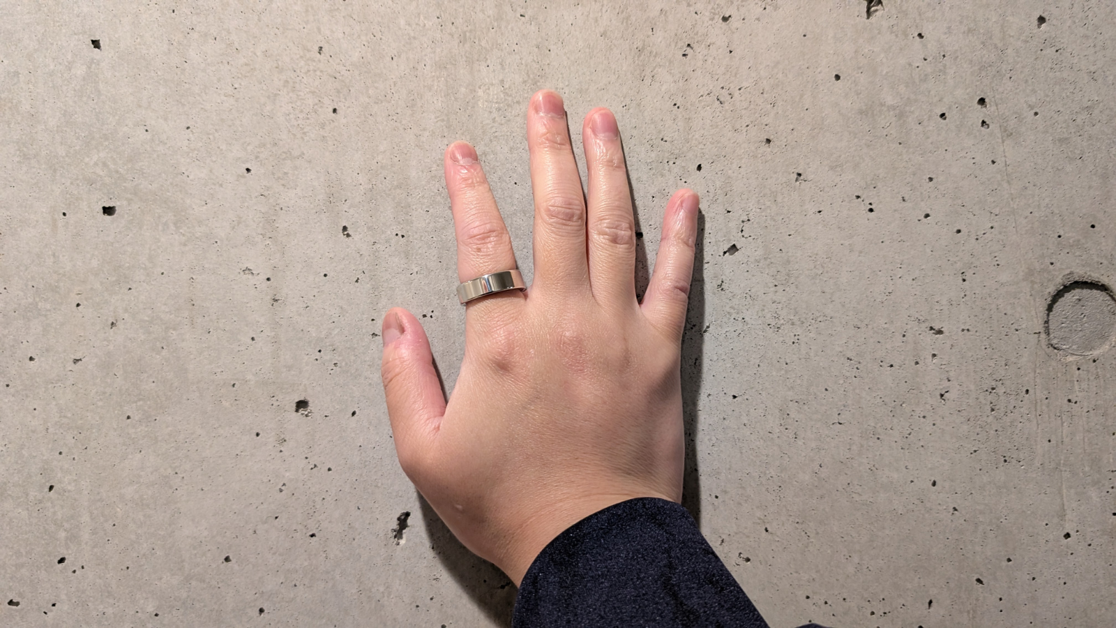 指に着けているだけで自分の体調を可視化してくれる