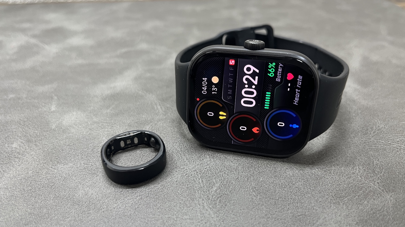 スマートウォッチ vs スマートリングで徹底比較！24時間健康管理の最適解