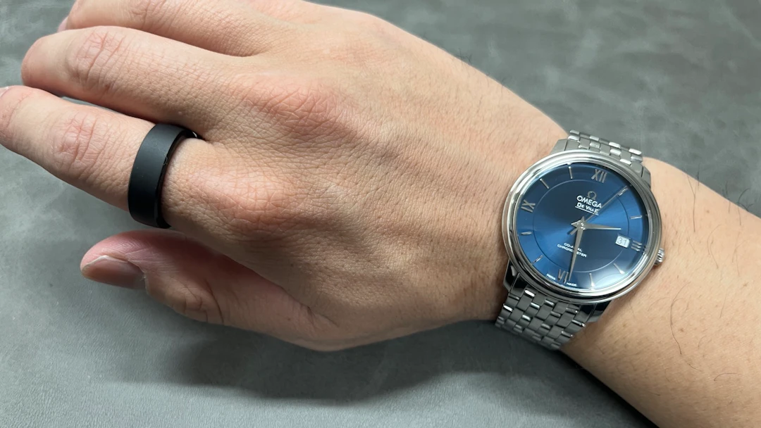 スマートリングと機械式腕時計