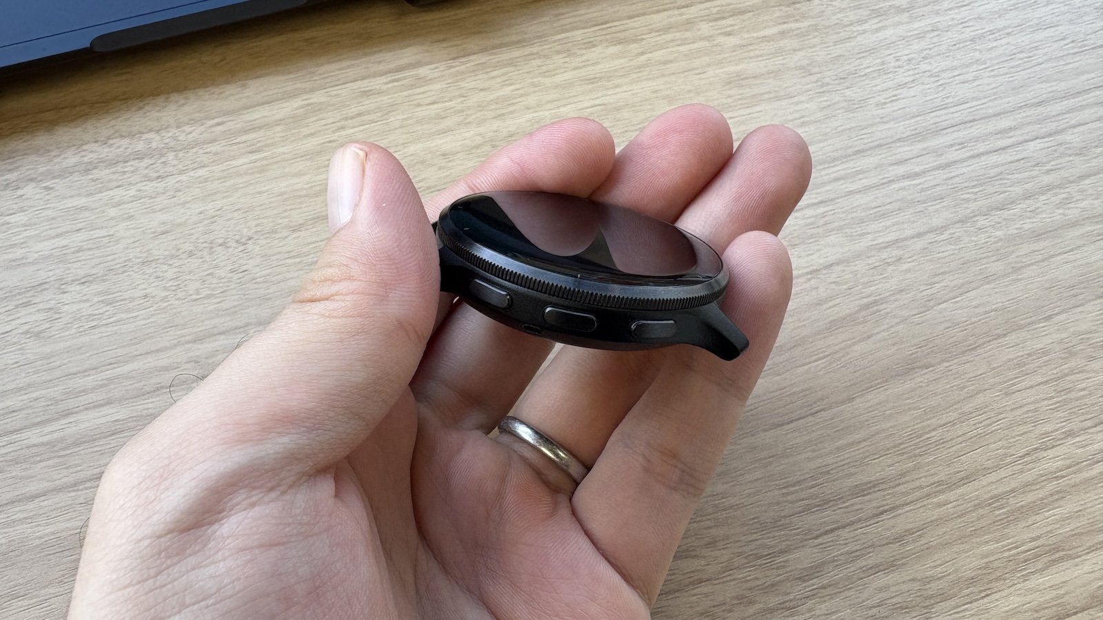 Garmin Venu 3 側面