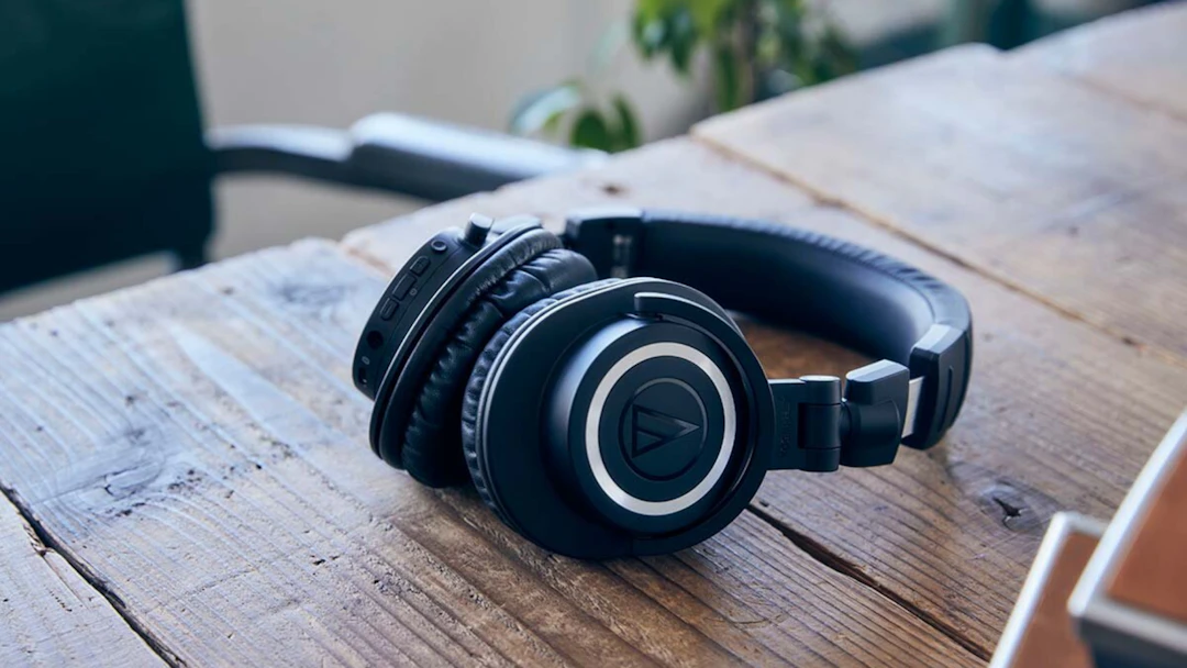 【ATH-M50xBT2レビュー】リモートワークでも活躍する世界標準のヘッドホン