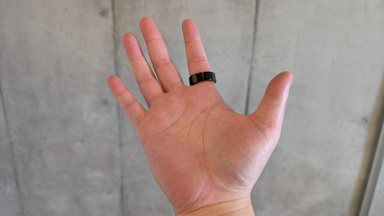 人差し指や中指が良さげ