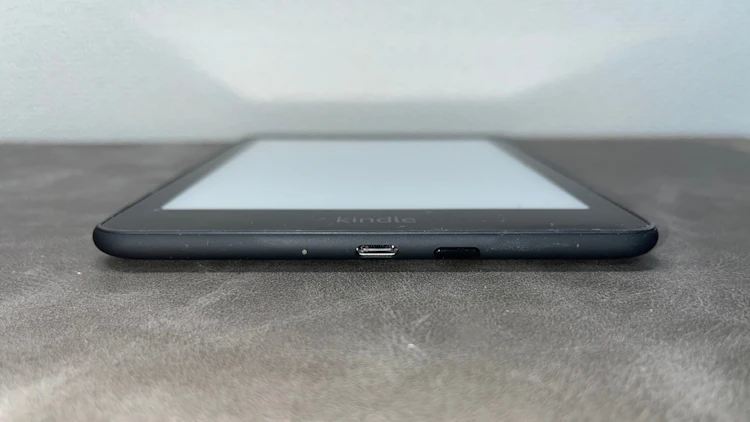 Kindle Paperwhite側面