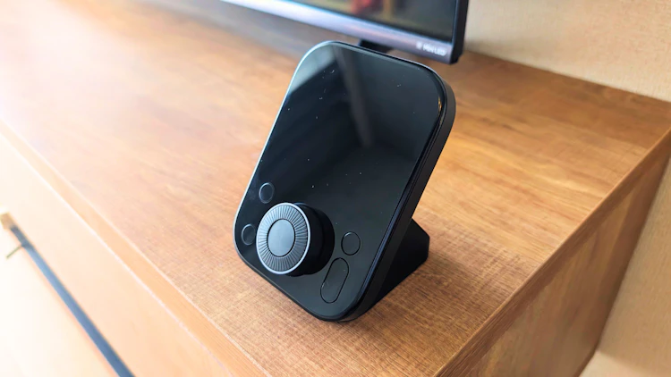 僕はテレビ台の側に設置しました