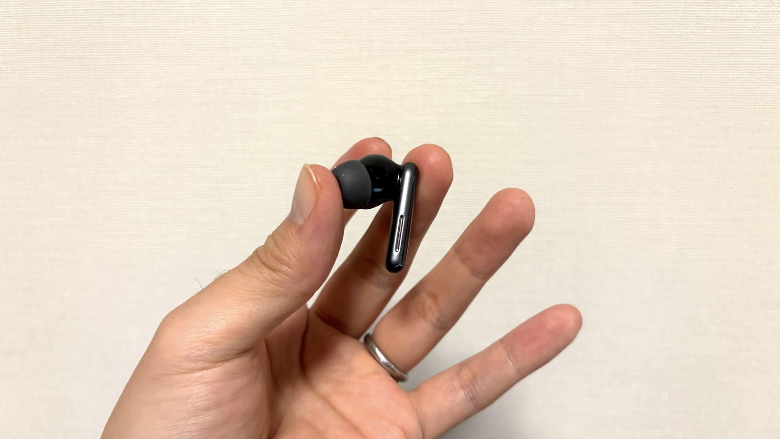 Soundcore Liberty 5 感圧センサー部