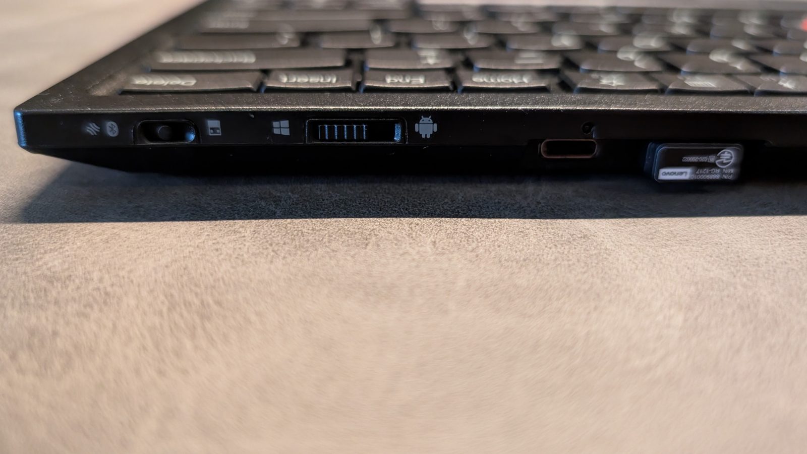 上部にあるスイッチで対象OSを切り替えることができます