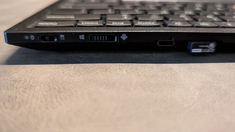 上部にあるスイッチで対象OSを切り替えることができます