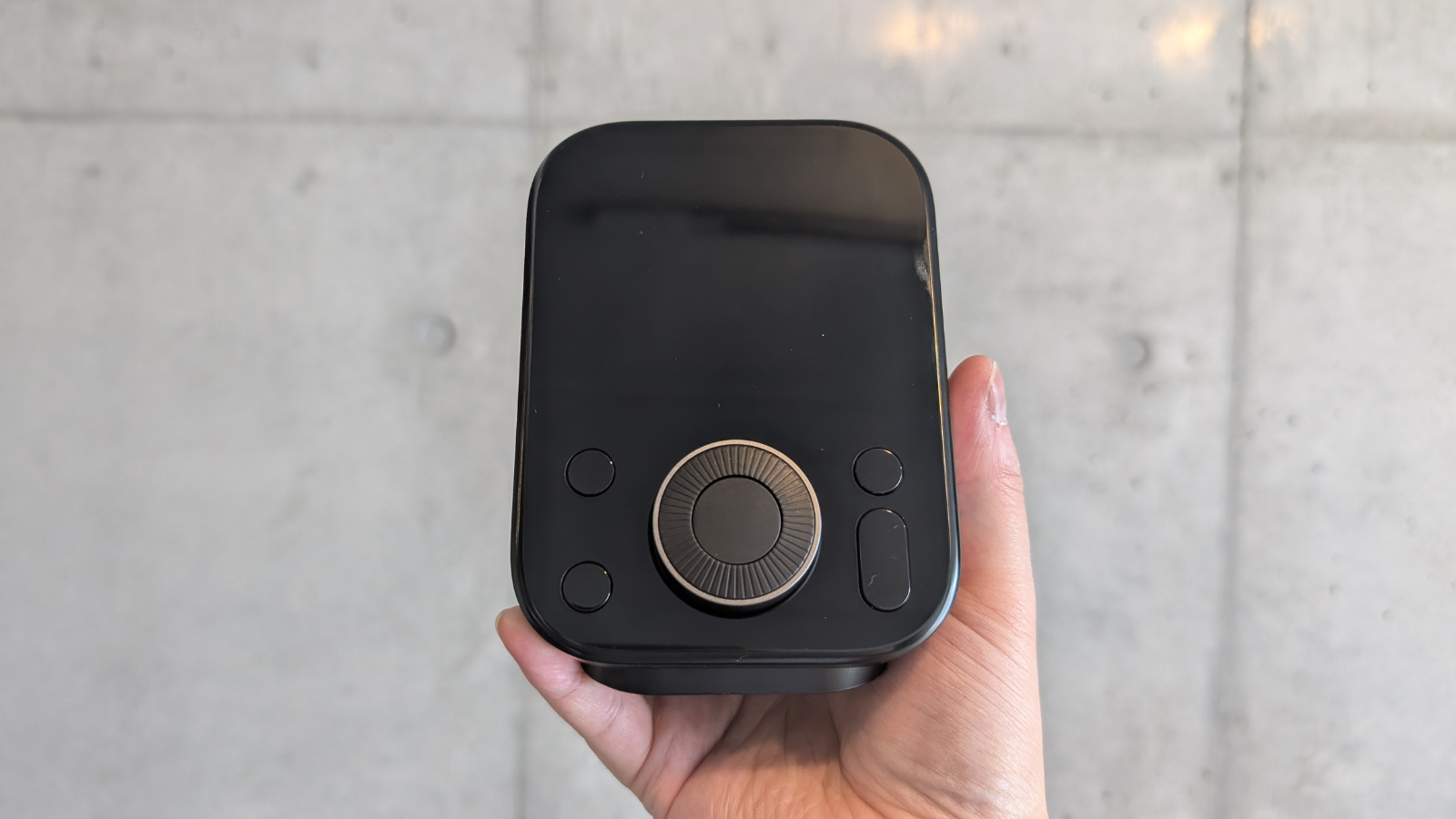 SwitchBot ハブ3レビュー！最強スマートリモコンの実力とは？