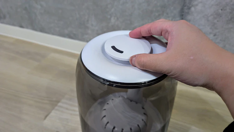 上部(吹き出し口の向きは自由に変えられます)