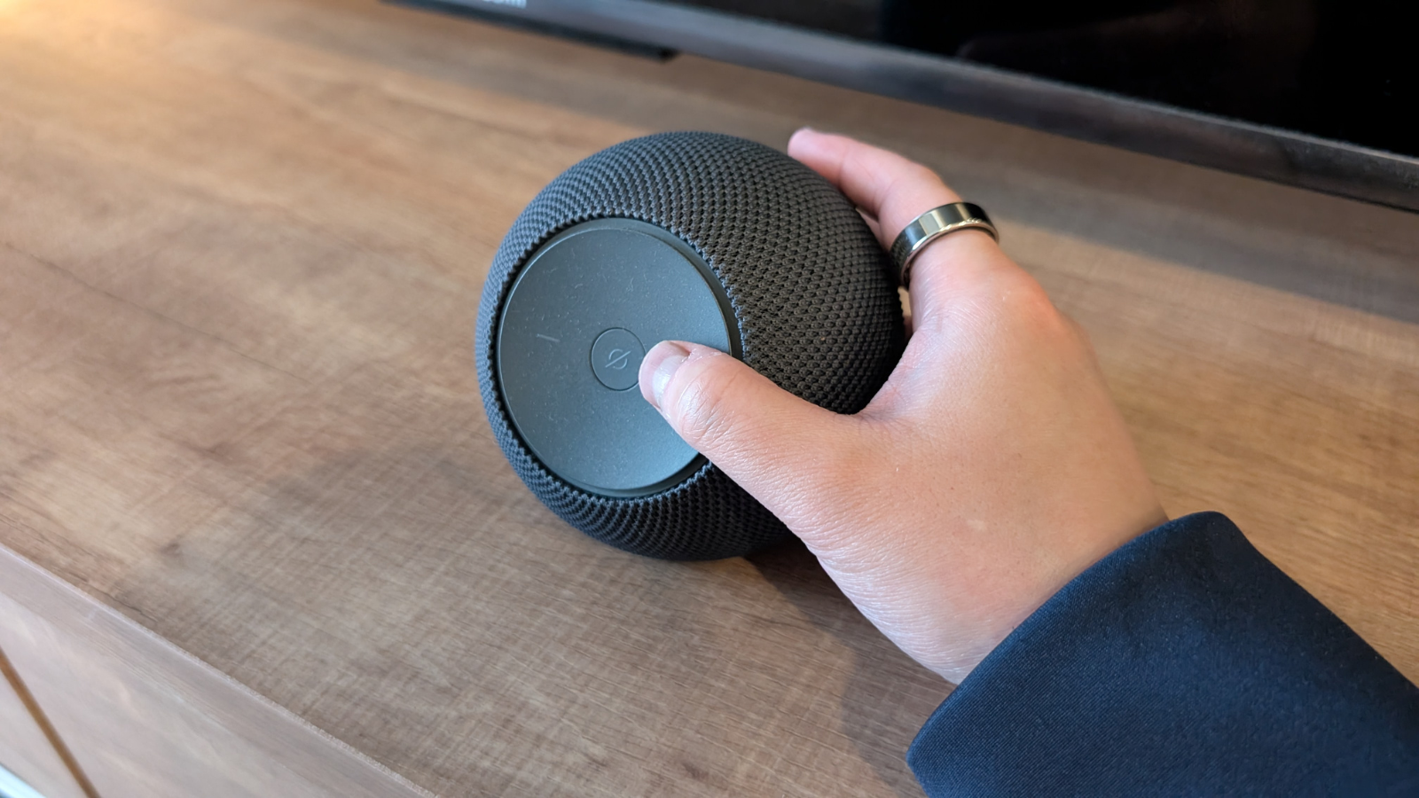 親指でボタン操作も◎