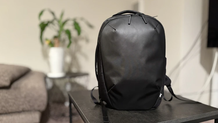 【Aer Day Pack 3をレビュー】ミニマル好きに刺さるデザインのリュック のサムネイル