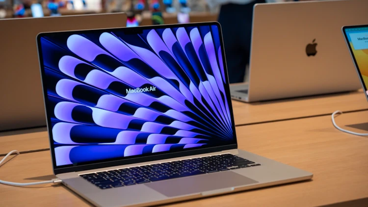 Macbook Air M2はファンレスだけど大丈夫?1年使ったレビューを公開 のサムネイル