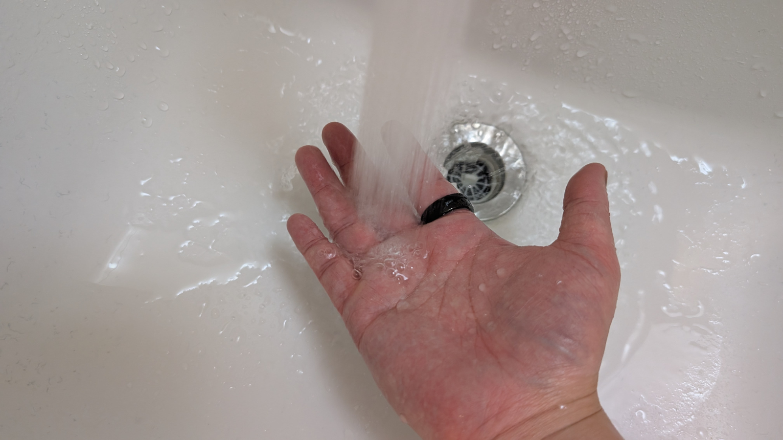 時計と違って不安な感じは全くないです